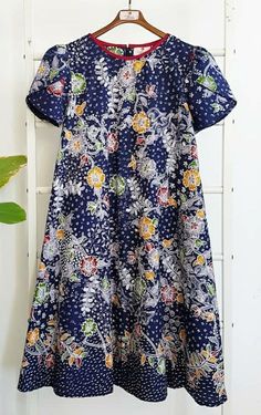 Batik Kebaya, Flounce Hem Dress, Batik Fashion, Brocade Dresses, Batik Dress, African Fashion Dresses, Dress Patterns, Clothing Patterns