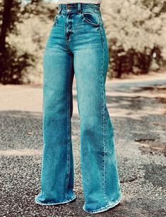 Western Wear Outfits, Cute Country Outfits, Women Trousers, Western Style Outfits, Outfit Jeans, Embroidered Jeans, Jeans Women, Country Outfits, Western Dresses