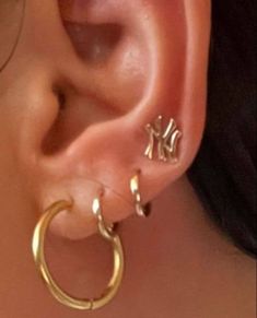 Material: Stainless Steel *tarnish free* Piercings Bonitos, Pretty Ear Piercings, Body Jewelry Piercing, Jewelry Accessories Ideas, Dope Jewelry, Classy Jewelry, Stacked Jewelry, Jewelry Lookbook, Funky Jewelry