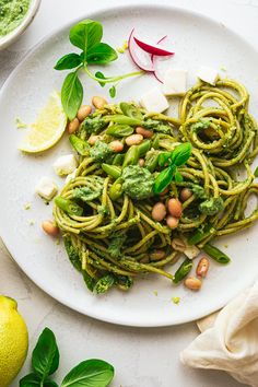 pesto pasta with tofu pesto white beans and green beans in a plate with lemon High Fiber Pasta Recipes, Pasta With Tofu, Pesto Tofu, Silken Tofu Recipes, Vegan Pesto Sauce, Recipe Tofu, Tofu Pasta, Vegan Pesto Pasta, Tofu Sauce