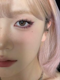 Asian Makeup Looks, Natural Eye Makeup, Asian Makeup, Glow Up?, Makeup Inspo, Maquillaje De Ojos, Makeup Looks, Eye Makeup, Hair Makeup