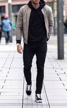 Macho Moda - Blog de Moda Masculina: MOLETOM COM CAPUZ: Ideias Diferentes pra INSPIRAR e USAR | ESTILO MASCULINO Outfits For Teenage Guys, Mens Fall Outfits, Spring Outfits Men, Stylish Men Casual, Fall Outfits Men, Mens Casual Dress Outfits, Best Mens Fashion, Winter Outfits Men