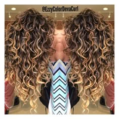 Ver esta foto do Instagram de @ezzycolordevacurl • 245 curtidas Balayage Vs Highlights, Curly Hair Balayage, Devacurl Products, Ombre Curly Hair, Balayage Hair Blonde, Ombre Hair Color, Hair Balayage, Curly Hair Cuts