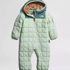 Nwt North Face Baby Size 3-6 Months The North Face Baby, North Face Clothing, Baby Snowsuit, Green Bear, Baby Colors, Leg Cuffs, One Piece Suit, Snow Suit, Baby & Toddler Clothing