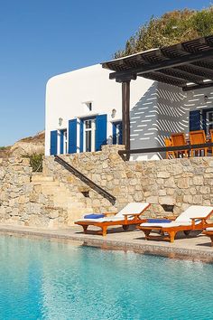 Découvrez la somptueuse Villa Hermina à Mykonos, située à Psarroy - Agios Lazaros. Un havre de paix luxueux et raffiné pour des séjours inoubliables. 
#VillaHermina #Mykonos #LuxuryStay #Psarroy #AgiosLazaros