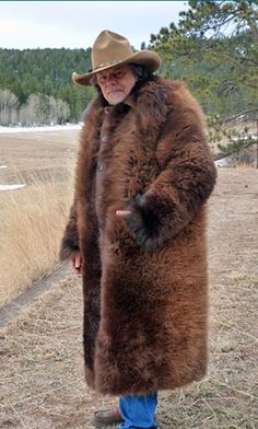 1880 bear coat - Google Search Mountain Man Clothing, Cowboy Photography, Mens Fur Coat, Leather Jacket Men Style, American Bison, Leather Clothing