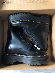 Doc Martens, Shoes Shoes, Dr. Martens Boots, Dr. Martens, Me Too Shoes, Combat Boots, Spring Fashion, Work Wear, Converse