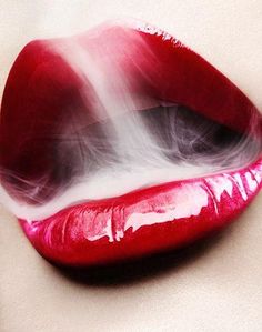 Aura Photo, Eye Wrinkles, Iphone 5s Wallpaper, Forehead Wrinkles, Red Lip