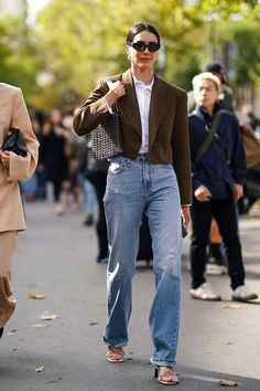 New Jeans Trend, Jeans Outfit Spring, Straight Leg Jeans Outfits, Jean Outfit, Denim Street Style, Jeans Trend, Boujee Aesthetic, Moda Denim, Jeans Street Style