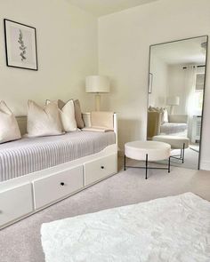 Spare Room Dressing Room Ideas, Small Spare Bedroom Ideas, Small Dressing Rooms, Leaner Mirror