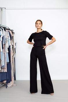 Perfect Pant, Wide Leg Pant, Body Types, In Style, Black Pants, Wide Leg Pants, Wide Leg, Vogue, High Waisted