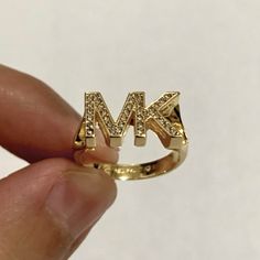 Brand New In Box! Size 8 Michael Kors Ring, Logo Jewelry, Crystal Logo, Michael Kors Jewelry, Gold Rings Fashion, Rings Fashion, Gold Band Ring, Michael Kors Accessories, Ring Gold