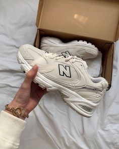 Snicker Shoes, Tan Guys, Soft Aesthetic, Chunky Shoes, Workout Shoes, New Balance Sneakers