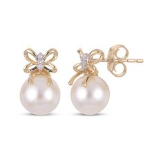 Destined to be treasured, these cultured pearl and diamond accent earrings mark any occasion with style. 14K yellow gold A freshwater cultured pearl drop is the lustrous focal point of each earring Above, a diamond-accented bow creates the sparkling post Friction backs Accent Earrings, Small Pearl Earrings, Pearl Diamond, Accessories Jewelry Earrings, Pearl Drop, Cultured Pearls, Focal Point, Women's Earrings, Apparel Accessories