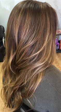 Highlights Hairstyles, Highlights For Brown Hair, Rambut Brunette, Brown Hair Shades, Brown Hair Inspo, Brunette Hair With Highlights, Brown Hair With Blonde Highlights, Hair Color Light Brown, Hair With Highlights