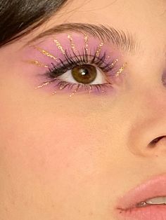 Glitter Makeup Halloween, Rave Party Makeup, Makeup For Festivals, Fun Eyeliner Looks, Festive Makeup, Funky Makeup, Freelance Makeup Artist, Rave Makeup, Magical Makeup