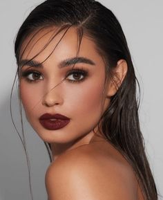 Graduation Makeup Brown Eyes, Deep Winter Wedding Makeup, Dark Moody Makeup, Deep Autumn Makeup Looks, Soft Vampire Makeup, Wine Red Makeup, Wine Makeup Look, Deep Winter Makeup Looks, Plum Makeup Look