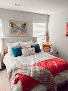 Butterfly picture, hanging chair, cow print, colorful room Comfy Colorful Bedroom, Bedroom Inspirations College, Bright Bedroom Ideas, Dream Dorm Room