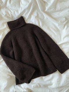 Chique Outfit, Rib Stitch, Raglan Sweater, Raglan Pullover, My Favourite Things, Roll Neck, My Favorite Things, Tim Burton