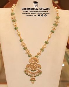 Lightweight Jewellery, Light Weight Gold Jewellery, Ruby Necklace Designs, Antique Gold Jewelry Indian, Diamond Wedding Jewelry, Gold Jewelry Simple Necklace, Beautiful Gold Necklaces, Simple Chain, Pearl Necklace Designs