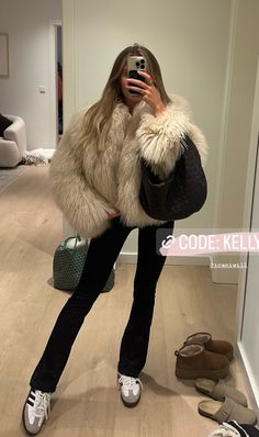 Winter Belt Outfit, Winter Hockey Game Outfit, Chill Thanksgiving Outfits Women, 2024 Winter Outfit Trends, Casual Winter Night Out Outfit, Cold Weather Night Out Outfit, Mustang Jacket Outfit, Cropped Fur Coat Outfit, Cold Weather Going Out Outfits