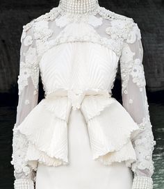 Givenchy Haute Couture Autumn/Winter 2011 Givenchy Couture, White Fashion, Fashion History, Couture Fashion, Runway Fashion, Givenchy, Peplum Dress