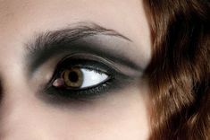 Modern Vampires, Goth Makeup, Dark Makeup, Editorial Makeup, Cute Makeup, Smokey Eye, Makeup Art, Makeup Inspo, Vivienne Westwood