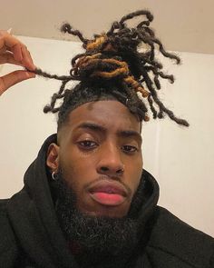 Dreads Man Bun, Dread Locks Men, Mens Twists, Mens Hairstyles Curly, Twists Hairstyles, Mens Dreads