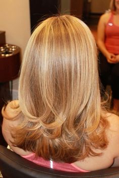 True Beige Blonde, Strawberry Blonde Chunky Highlights, 90s Blonde Highlights, Ginger With Blonde Highlights, Ginger Hair With Blonde Highlights, Cherry Blonde, Blonde Dimension, Honey Brown Hair, Brown Hair Inspo