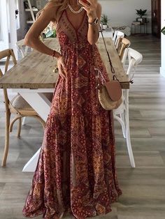 Long Sun Dresses, Boho Skirt Outfit, Bohemian Summer Style, Goblincore Style, Mamma Mia Outfits, Casual Beach Dresses, Curvy Boho, Looks Hippie, Bohemian Print Dress