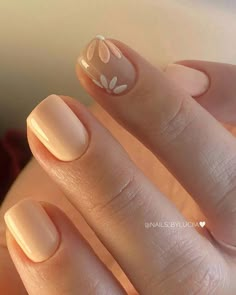 Lucía Caballero on Instagram Best Summer Nail Designs, Summer Nail Designs, Subtle Nails, Simple Gel Nails, Casual Nails, Nails Fashion, Cute Gel Nails, Short Acrylic Nails Designs, Dipped Nails