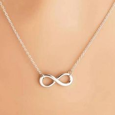 Silver Pendent Designs, Silver Chain Designs For Women, Necklaces Infinity, Silver Chains For Women, Womens Necklaces Simple, Womens Necklaces Silver, Mode Indie, Easy Necklace, Infinity Necklace Silver