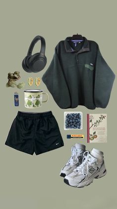 Things To Wear, Pastel Outfit, Neue Outfits, Barefoot Shoes, Mode Inspo, Trendy Sneakers, 가을 패션, Hiking Outfit, House Slippers