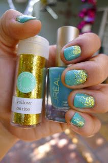 NEVER THOUGHT OF THIS. So easy to give your nails a little bit of visual texture. Top with clear coat to lock it in. Eeeek! Must try!! Gold Toe Nails, Ombre Nails Tutorial, Matte Make Up, Nail Art Diy Easy, Art Games, Ombre Nails Glitter, Art Pics, Nails Makeup