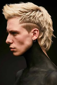 33 Fresh Mullet Haircut Ideas For Your Modern Look - Mens Haircuts Edgy Pixie Haircuts, Mens Hair Colour, Cool Hairstyles For Men, Blonde Hair Looks, Professional Hairstylist, Mens Haircuts Fade, Corte De Cabelo Masculino