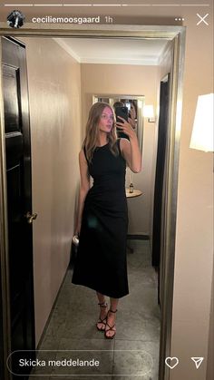 Minimalist Fits, Cecilie Moosgaard, Classy Midi Dress, Winter Graduation, Dinner Fits, Style Moodboard, Kaia Gerber, Bella Hadid, Night Outfits