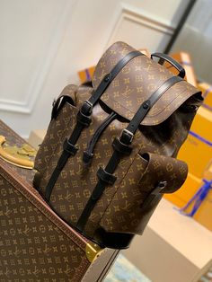 Big Backpacks, Supreme Bag, Hiking Pack, Lv Handbags, Everyday Bag, Lv Bag, Crossbody Shoulder Bag, Cowhide Leather, Real Leather