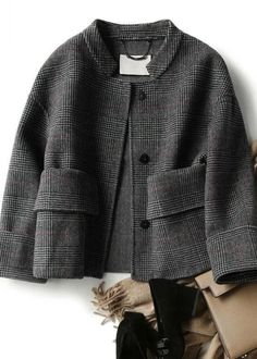 Cotton Tunics For Women, Work Aesthetic, Winter Mode Outfits, Fall Winter Coat, Mode Kimono, Modest Dresses Casual, Middle Age Fashion, Diy Fashion Clothing