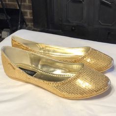 Sequins Gold Slip-on Ballet Flats For Party, Gold Summer Ballet Flats, Gold Round Toe Ballet Flats For Summer, Gold Ballet Flats With Round Toe For Summer, Gold Pointed Toe Ballet Flats For Party, Gold Flats With Round Toe For Party, Gold Round Toe Flats For Party, Gold Synthetic Flats With Round Toe, Synthetic Closed Toe Ballet Flats For Parties