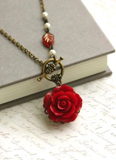 Red Flower Necklace, Ivory Pearl Necklace, Rose Pendant, Rose Necklace, Wedding Bridal Jewellery, A Necklace, Valentines Jewelry, Bijoux Diy, Dainty Jewelry