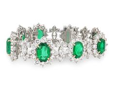 Magas ékszerek eladó | M.S. Rau (A fordítás hiányzik: en.general.meta.page) Emerald Bracelets, Dope Jewelry Accessories, Designer Bracelets, High Jewellery, Emerald Bracelet, Antique Bracelets, Diamond Weave, Simple Diamonds, Bold Jewelry