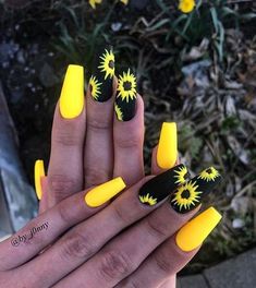 Nails With Sunflowers, Hot Nail Designs, Yellow Nail Art, Yellow Nails Design, Sunflower Nails, Nails Yellow, Valentine Nails, Black Nail Art