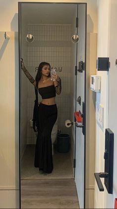 Black Hot Outfit Aesthetic, Long Skirt Outfits Low Rise, Long Skirt Short Top, Teal Corset Outfit, Sultry Summer Outfits, Quinceañera Guest Dress, Las Vages Outfits, Baddie Bday Outfits, Maxi Skirt Outfit Boho