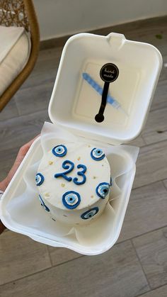 Bento cake mini evil eye Greece blue and white design dessert birthday cake עין הרע עוגת בנטו עוגה מיני Pinterest Cake Ideas Aesthetic, Cute Bento Cake Ideas, Evil Eye Cake, Bento Cake For 22nd Birthday, Evil Eye Cake Ideas, Black Scorpio Cake, Scorpio Bday Cakes, Scorpio Season Cake, Birthday Bento Cake