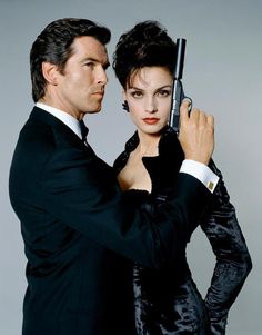 Famke Janssen Goldeneye, Pierce Brosnan 007, Xenia Onatopp, Bond Babe, James Bond Women, Bond Women, Famke Janssen, Bond Series, James Bond Style