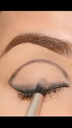 This HOODED Eye Technique Doubles Up Your Lid Space!! How To Do Eye Shadow, Eye Makeup For Hooded Eyelids, How To Make Hooded Eyes Look Bigger, Hooded Eye Surgery, Make Up Hooded Eyes, Makeup Looks For Hooded Eyes, Smitha Deepak, Eye Shadow Ideas, Makeup For Hooded Eyelids