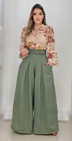 Pantalon Palazzo Outfits, Palazzo Outfit, Palazzo Pants Outfit, Long Blouse Designs, Stylish Gown, Classy Gowns, Evening Dresses With Sleeves, Glamour Dress, Trendy Fashion Tops