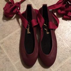 Gorgeous Nwt Real Leather Ballet Flats. Burgundy Leather. Non Skid Soles. Size Eu 36. Soft Inner Soles Free People Clogs, Ranch Boots, Backless Shoes, Black Heeled Ankle Boots, Leather Gladiator Sandals, Brown Leather Ankle Boots, Wrap Sandals, Western Booties, Slouched Boots