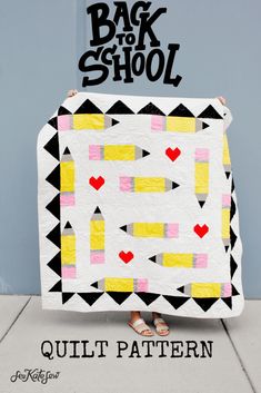 Back to School Teacher Quilt Pencil Quilt Pencil Quilt, Teacher Quilt, Quilted Bag Patterns, Chemo Scarves, Teacher Retirement Gifts, Quilt Labels, Baby Mermaid, Classroom Displays