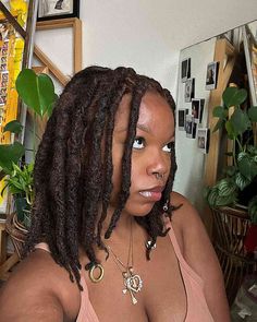 16 Short Faux Locs That Are Straight Lewk Aesthetic Selfie Poses, Fairycore Hair, Thick Dreads, Grease Hairstyles, Poetic Justice Braids, Short Box Braids